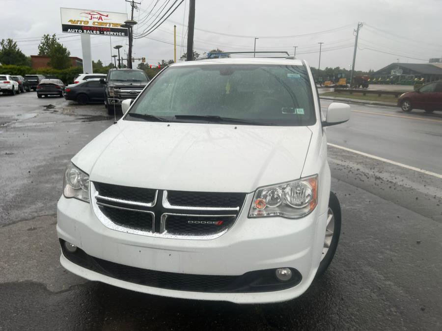 Used 2018 Dodge Grand Caravan SXT image 1