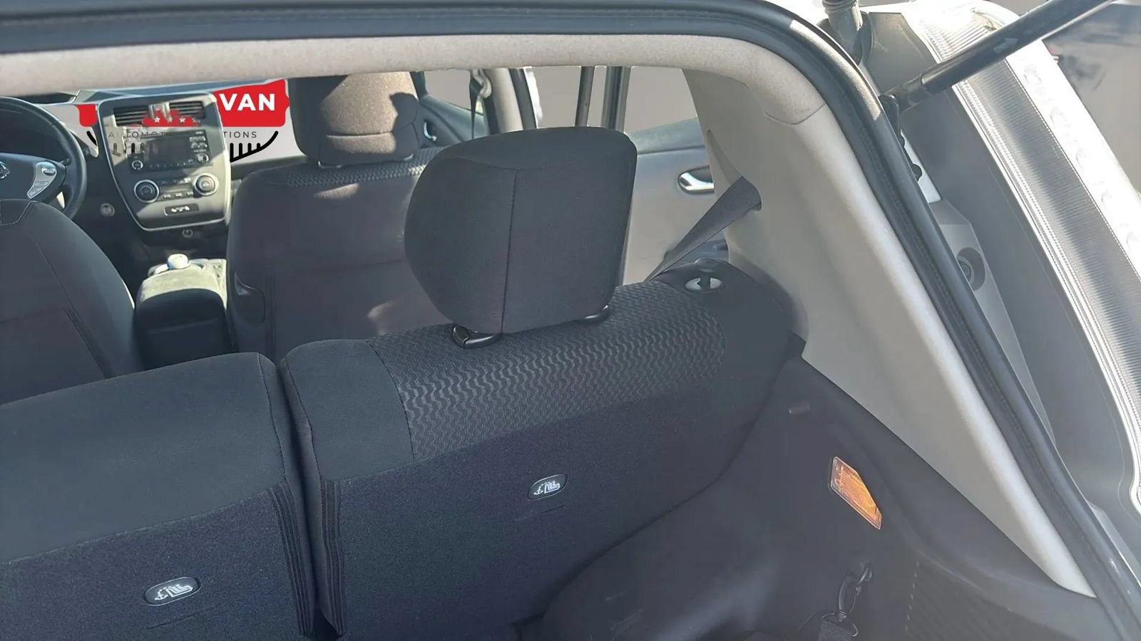 Used 2015 Nissan Leaf S FWD image 30
