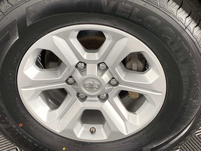 Used 2021 Toyota 4Runner SR5 image 27
