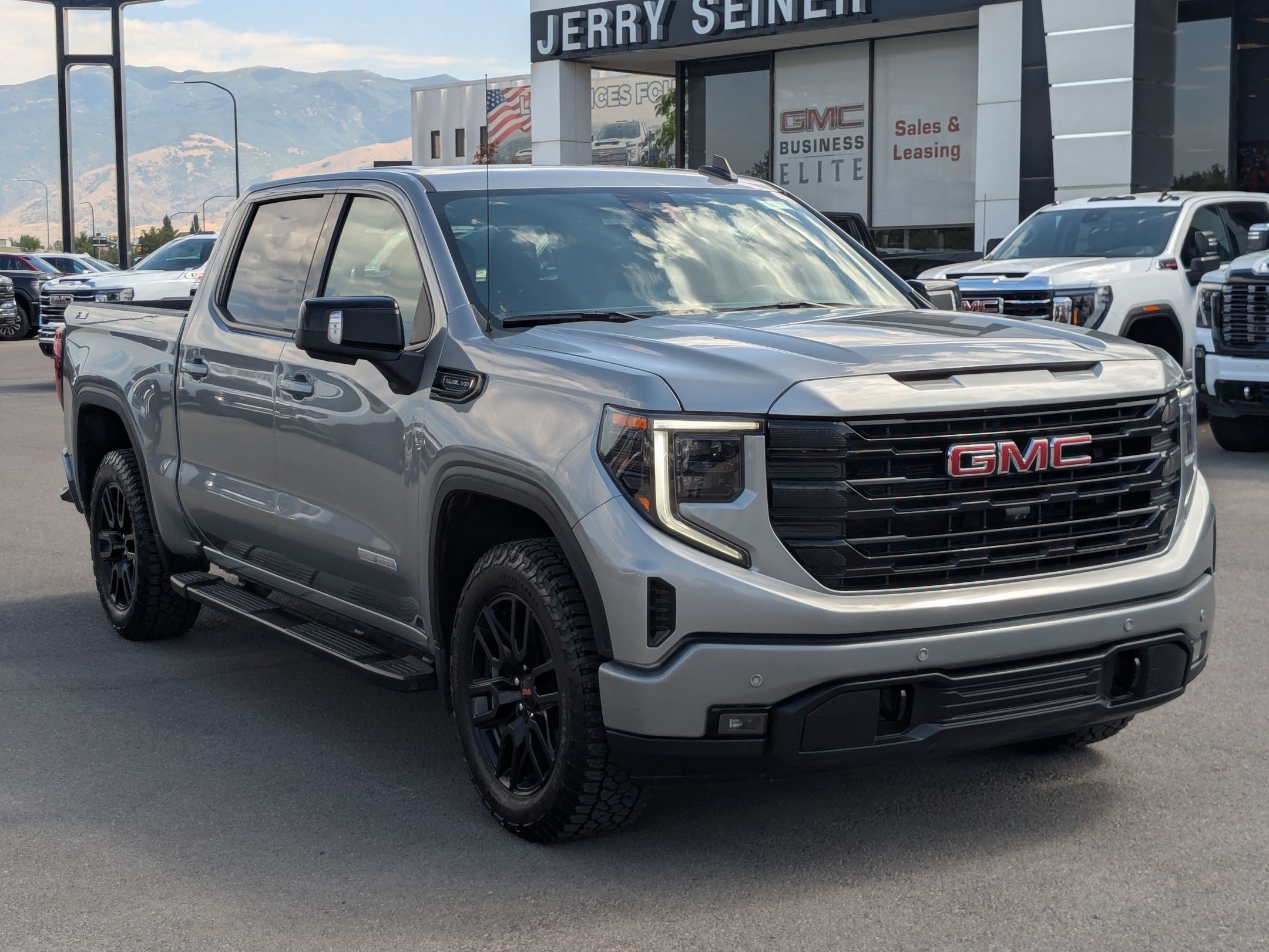 Certified 2024 GMC Sierra 1500 Elevation w/ Elevation Premium Package AWD/4WD image 8