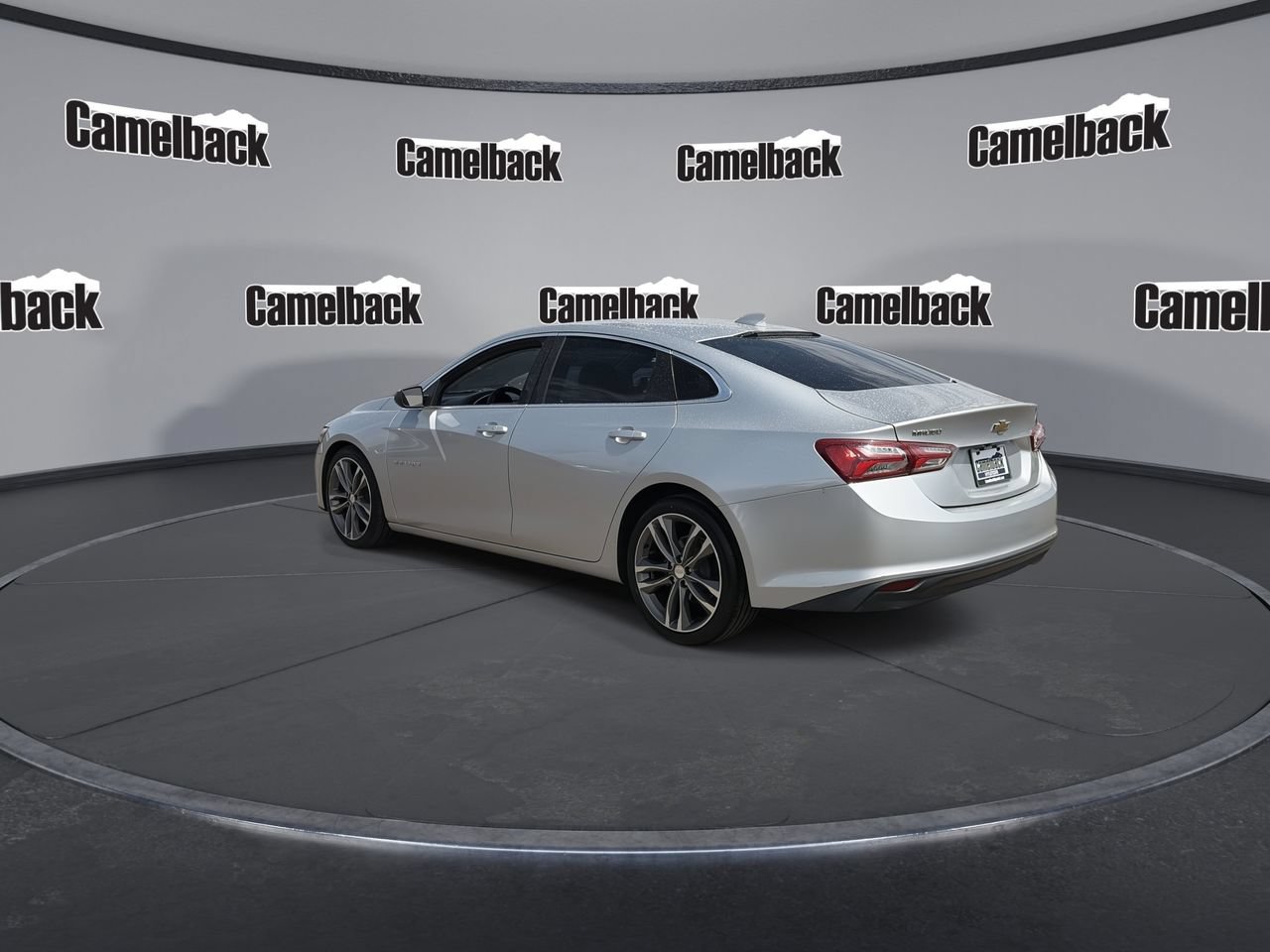 Used 2021 Chevrolet Malibu LT FWD image 5