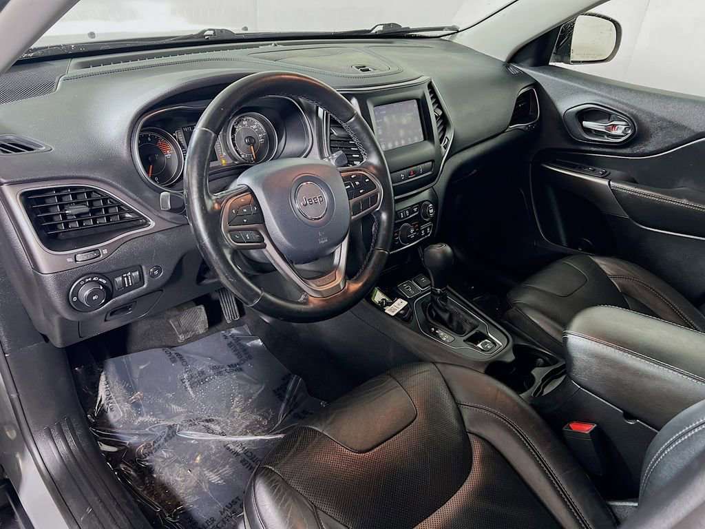 Used 2020 Jeep Cherokee Latitude Lux w/ Comfort/Convenience Group FWD image 9