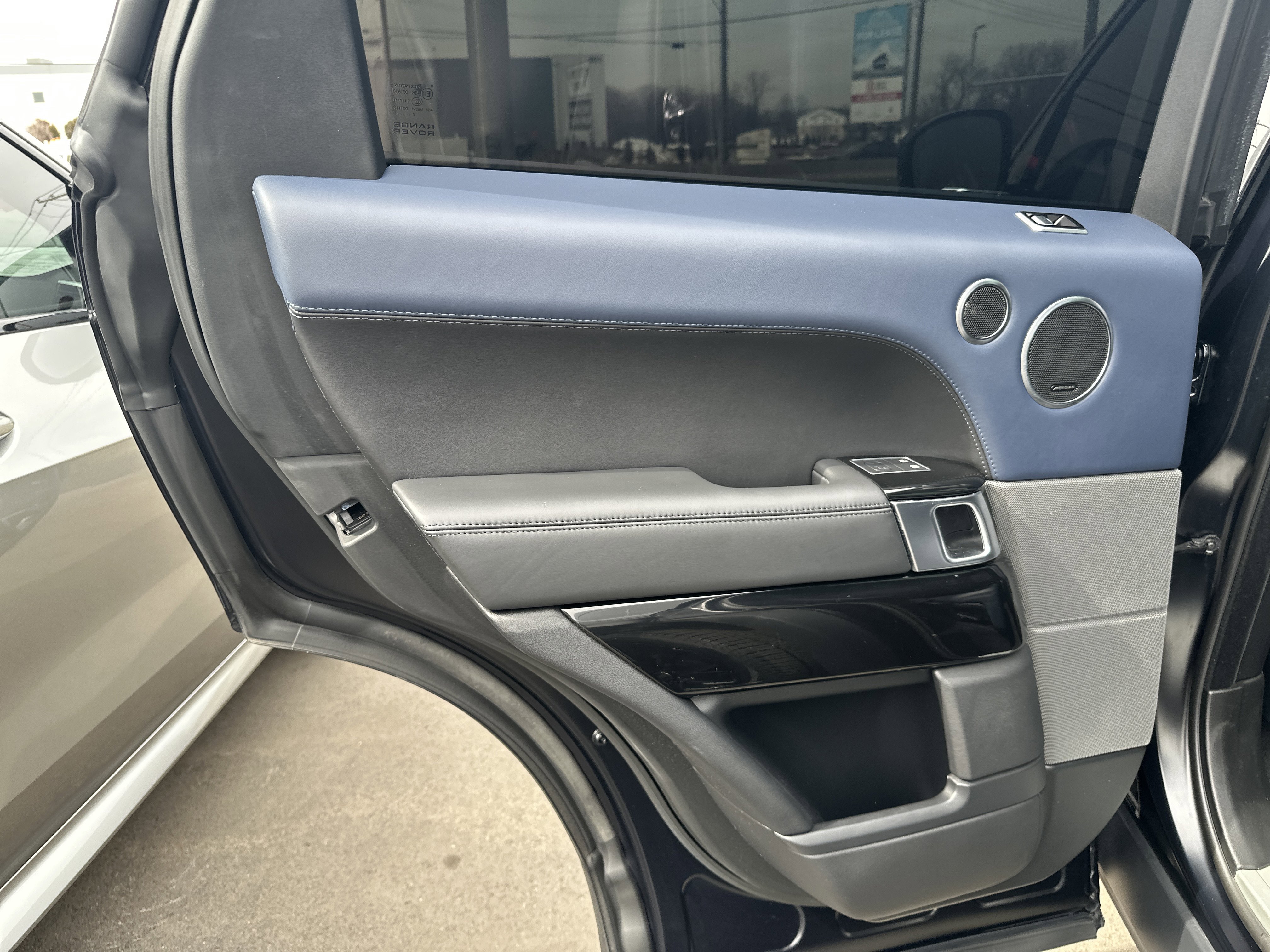 Used 2021 Land Rover Range Rover Sport HST image 22