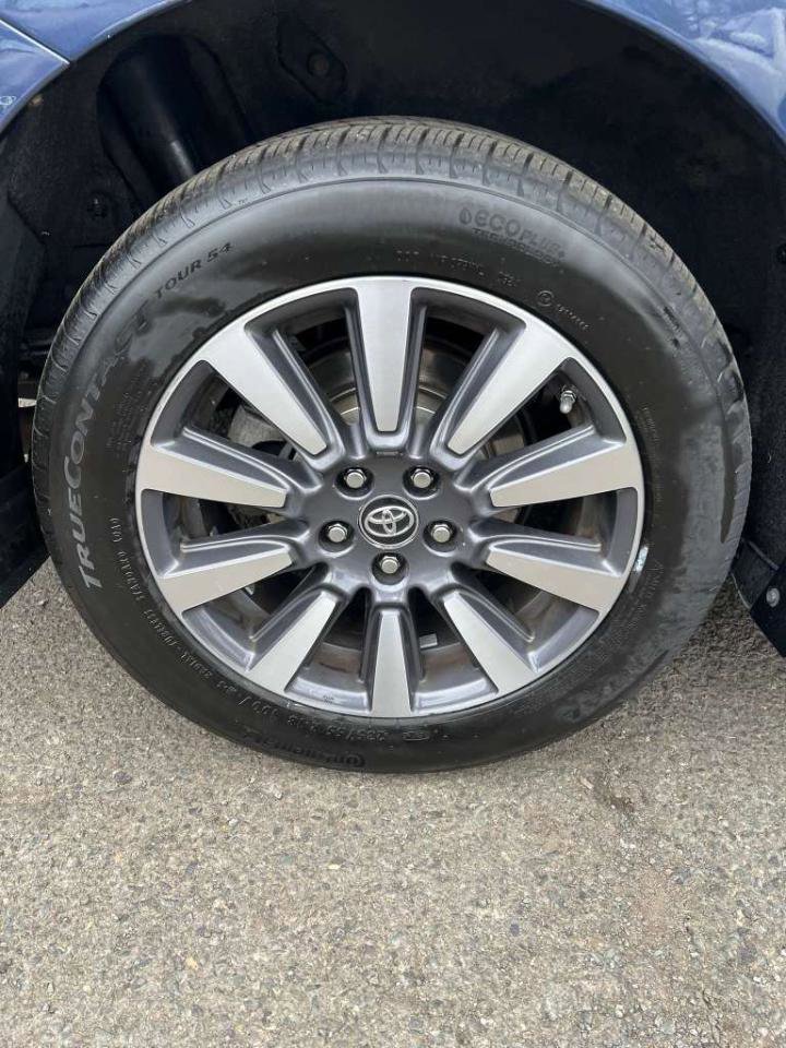 Used 2020 Toyota Sienna XLE w/ XLE Navigation Package AWD/4WD image 13