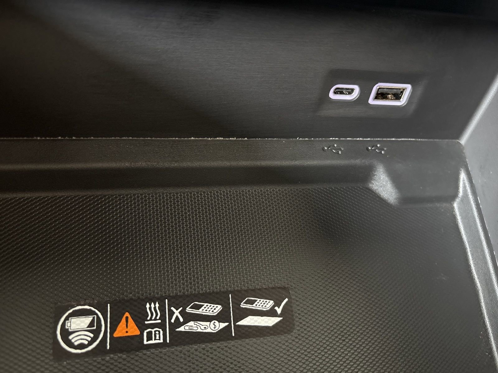 New 2026 GMC Yukon AT4 w/ LPO, Floor Liner Package image 30