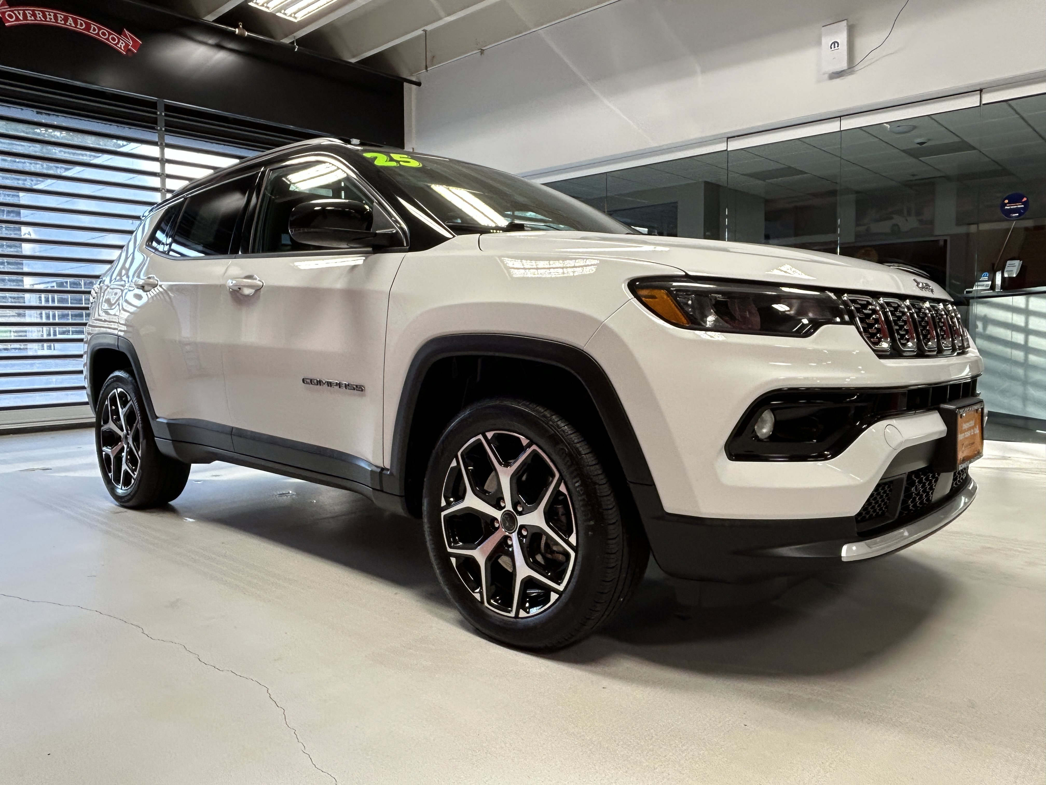 Certified 2025 Jeep Compass Limited w/ Sun & Sound Group AWD/4WD image 13