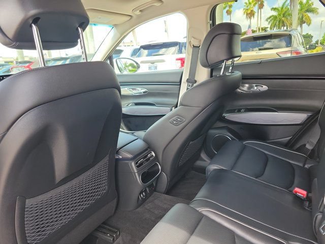 Used 2023 Genesis GV70 2.5T w/ Advanced Package AWD/4WD image 16