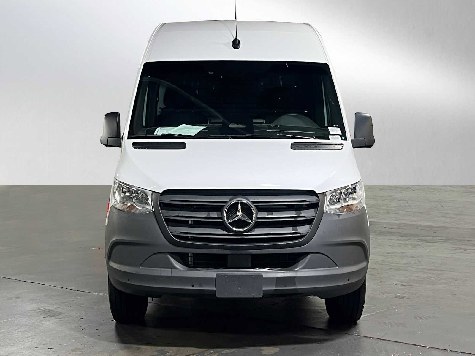 Used 2025 Mercedes-Benz Sprinter 2500 image 8