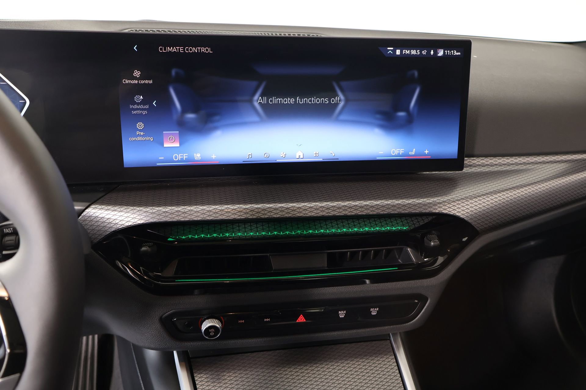 Used 2025 BMW 330i xDrive Sedan image 5