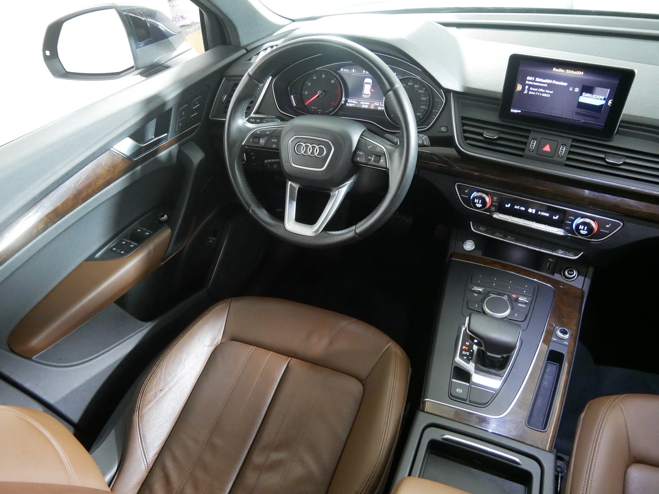 Used 2020 Audi Q5 2.0T Premium w/ Convenience Package image 9