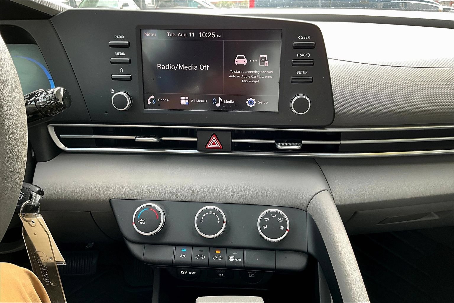 Used 2025 Hyundai Elantra SE FWD image 11