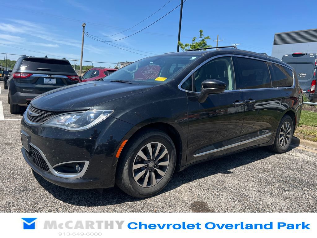 Used 2020 Chrysler Pacifica Touring-L Plus FWD image 7