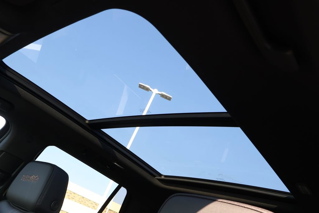 New 2026 Chevrolet Tahoe High Country w/ Sun And Tow Package image 17