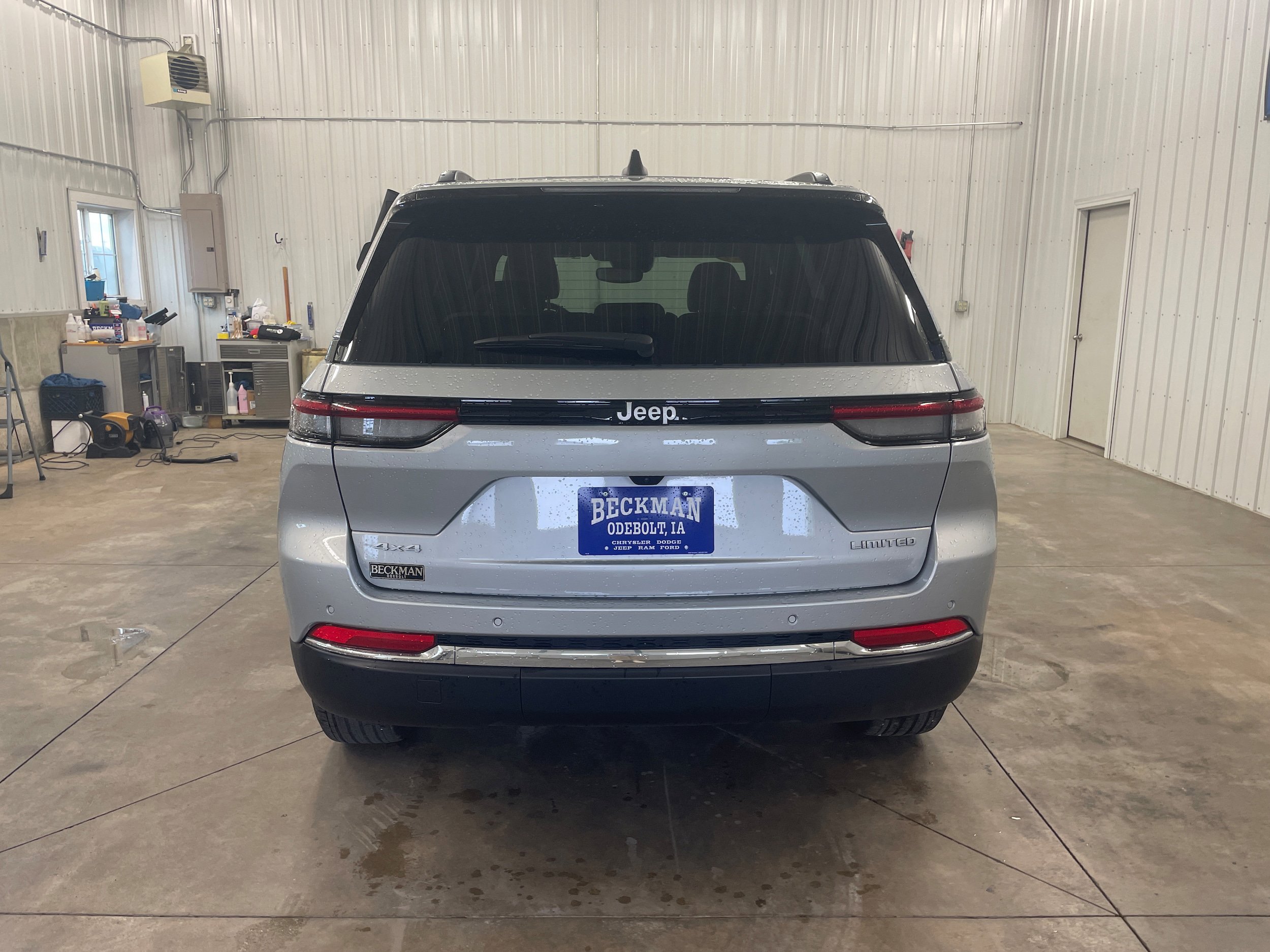 Used 2024 Jeep Grand Cherokee Limited AWD/4WD image 4