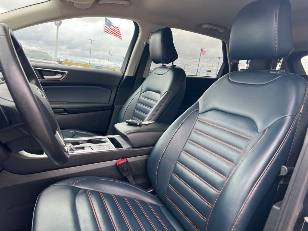 Used 2022 Ford Edge SEL w/ Sport Appearance Package image 18