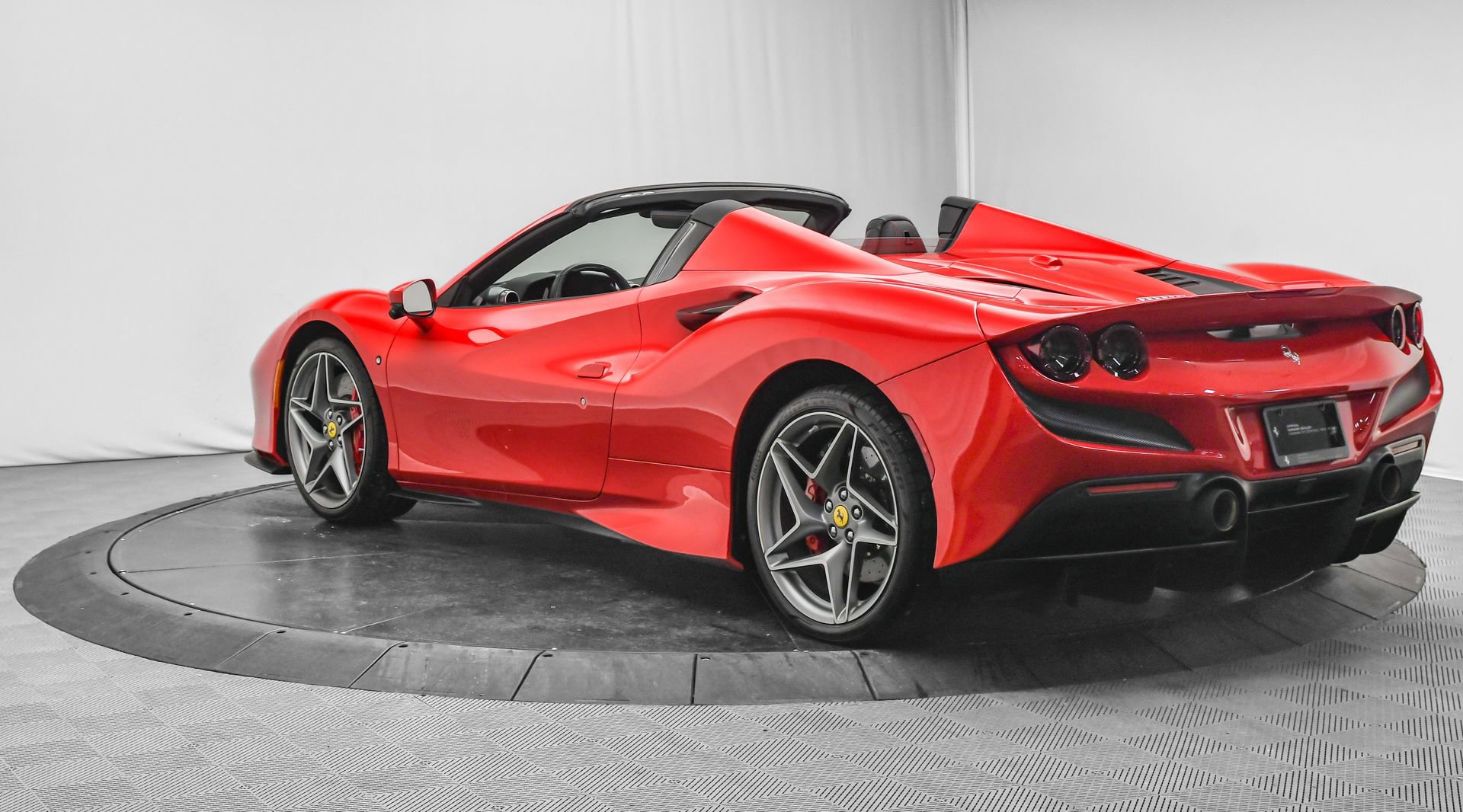 Used 2021 Ferrari F8 Tributo image 6