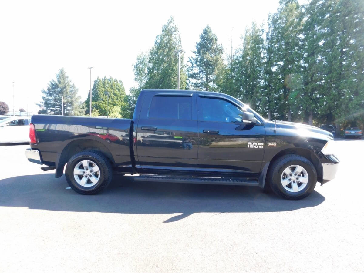 Used 2016 RAM 1500 Classic SLT w/ Luxury Group image 20