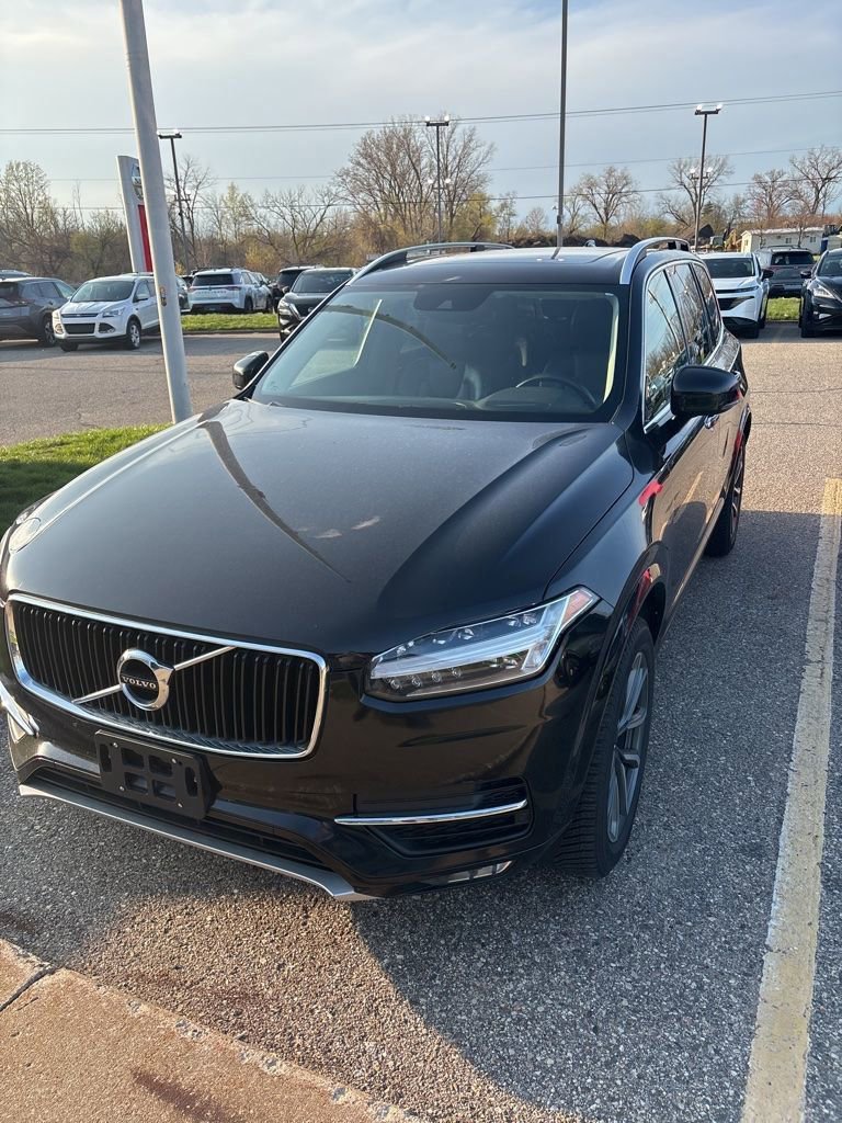 Used 2019 Volvo XC90 T6 Momentum image 1