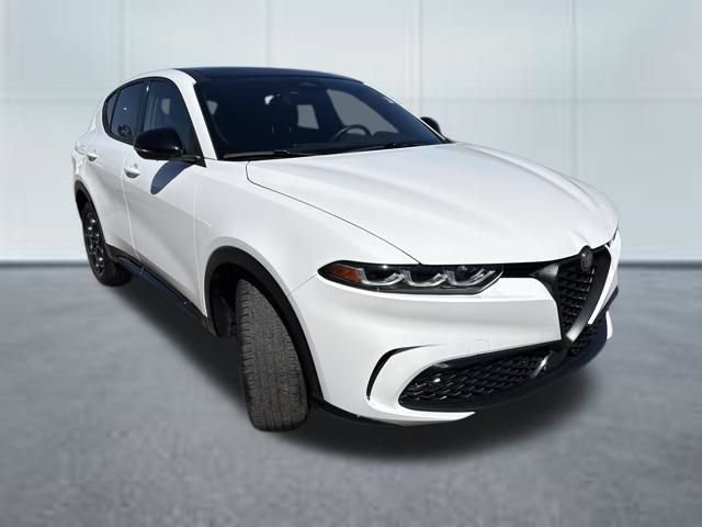 Used 2025 Alfa Romeo Tonale AWD/4WD image 5