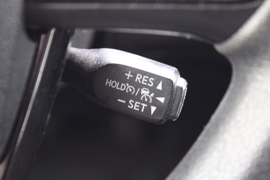 Used 2020 Toyota Prius LE image 31