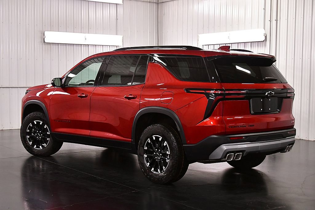 New 2026 Chevrolet Traverse Z71 w/ Enhanced Driving Package AWD/4WD image 5