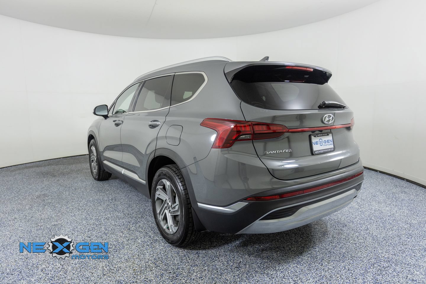 Used 2022 Hyundai Santa Fe SEL w/ Convenience Package FWD image 5