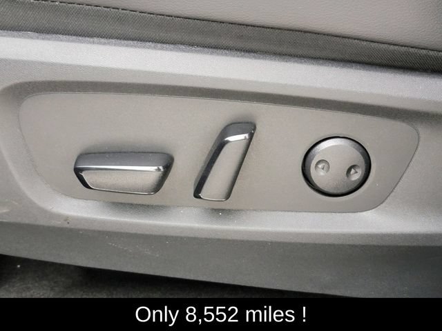 Used 2025 Nissan Pathfinder SL AWD/4WD image 14