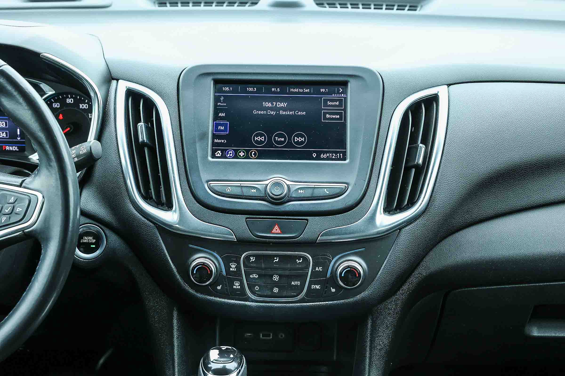 Used 2020 Chevrolet Equinox LT image 18