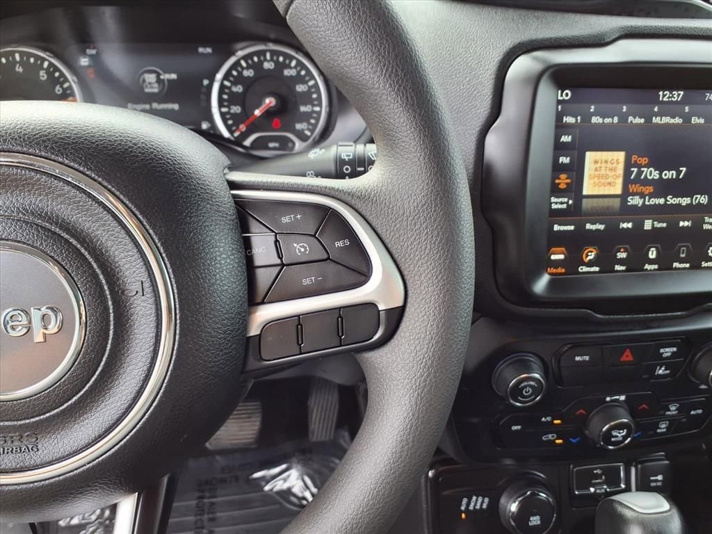 Used 2023 Jeep Renegade Latitude image 12