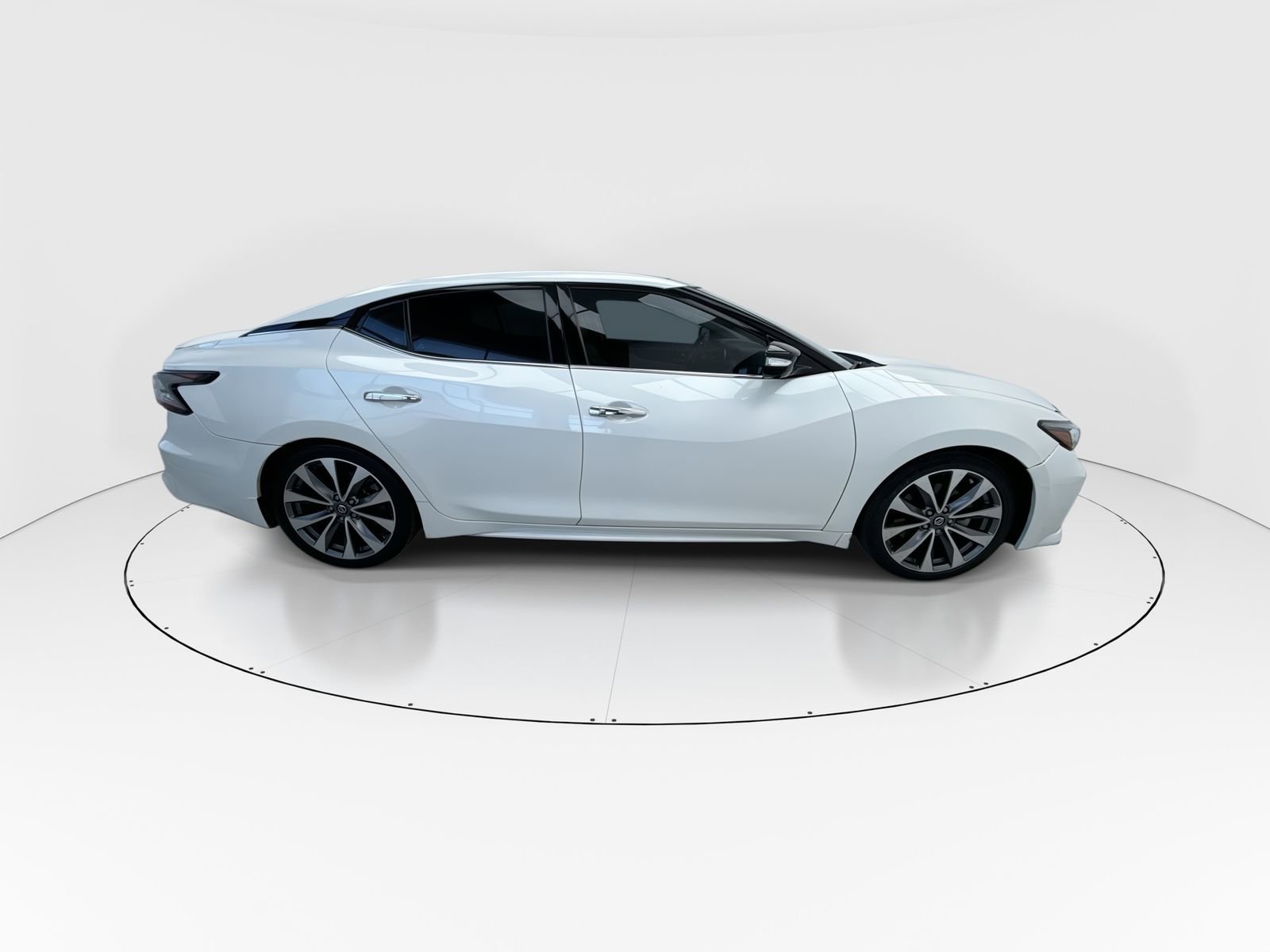 Used 2021 Nissan Maxima Platinum w/ Sport Mat Group image 9