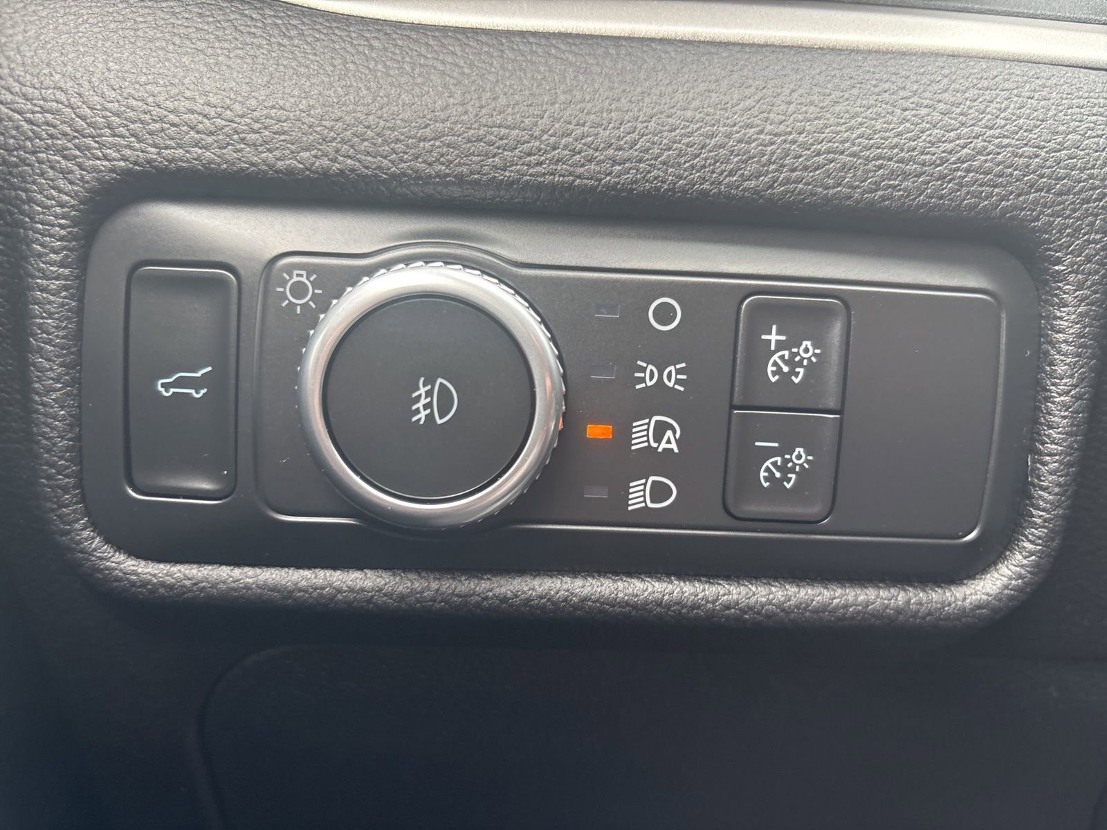 Used 2022 Ford Explorer XLT w/ Equipment Group 202A image 26