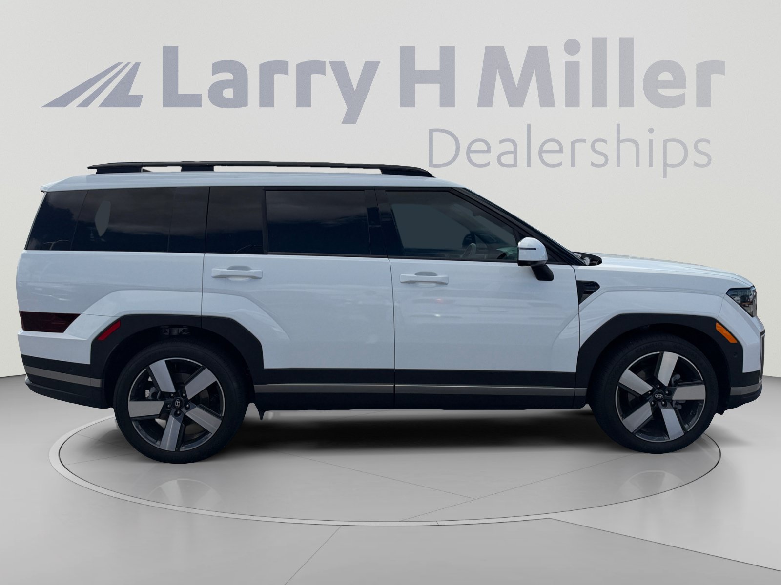 Used 2025 Hyundai Santa Fe Limited FWD image 6