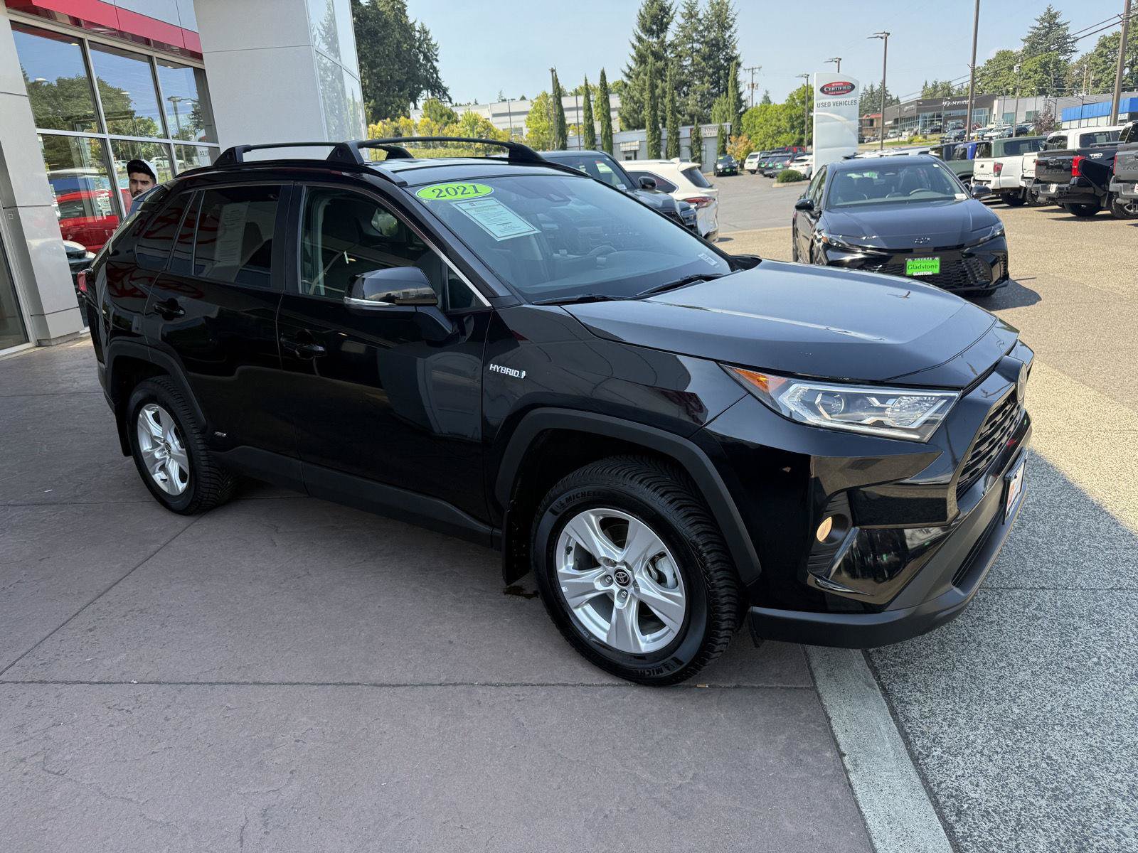 Certified 2021 Toyota RAV4 XLE w/ Carpet Mat Package (TMS) AWD/4WD image 21
