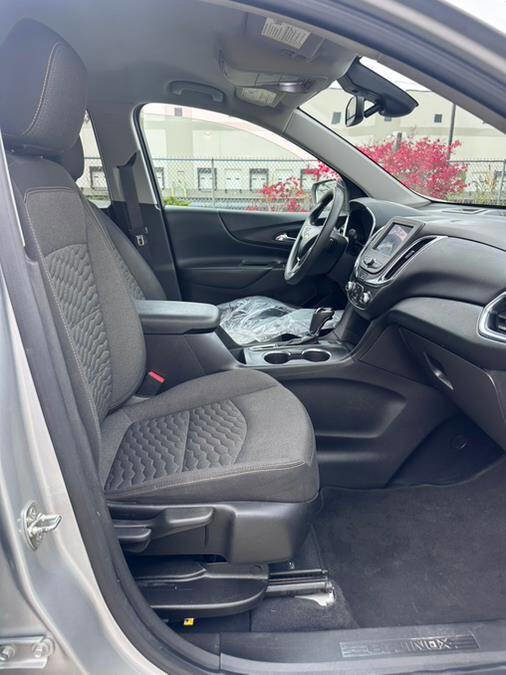 Used 2021 Chevrolet Equinox LT w/ LPO, Cargo Package image 19