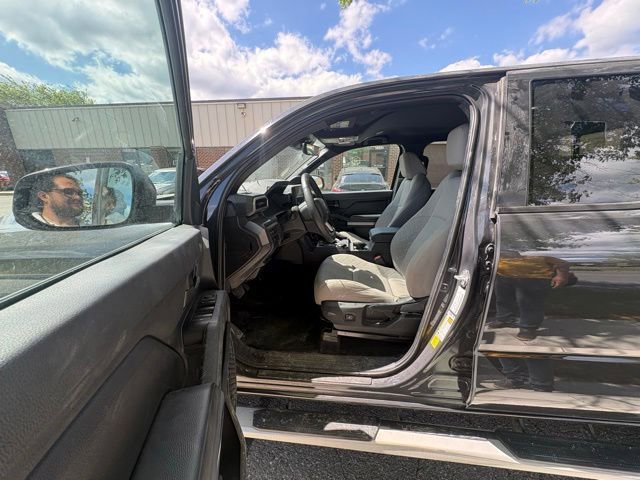 Used 2024 Toyota Tacoma SR5 AWD/4WD image 4