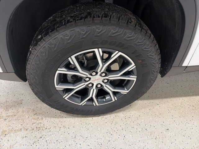 Used 2024 GMC Acadia AT4 image 11