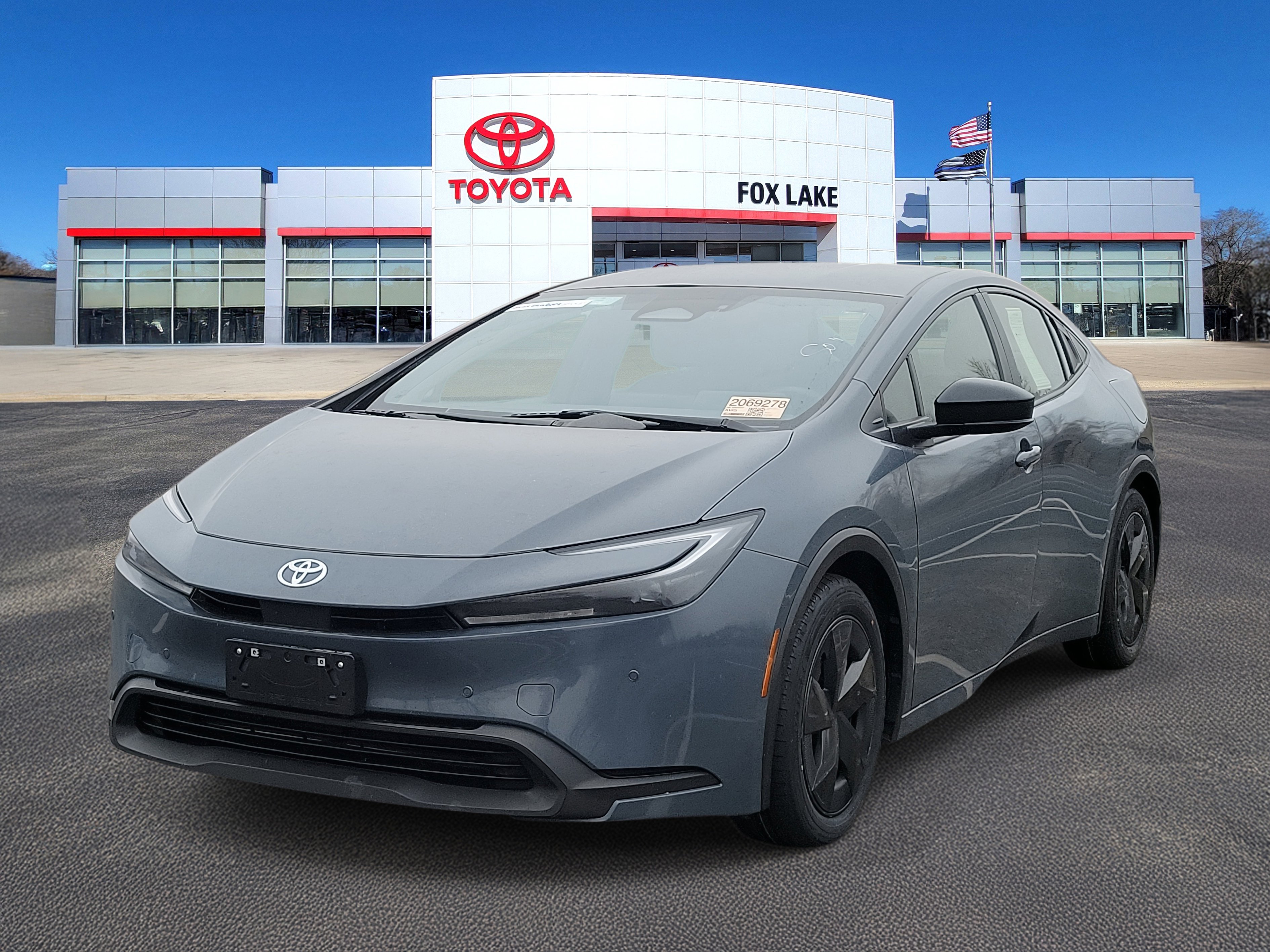 Used 2024 Toyota Prius LE image 2