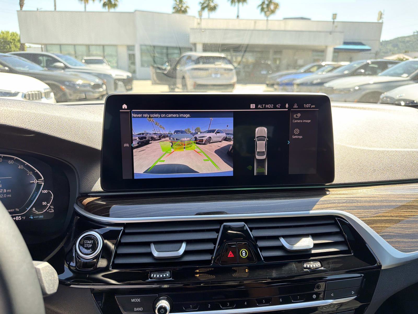 Used 2023 BMW 530e w/ Convenience Package image 21