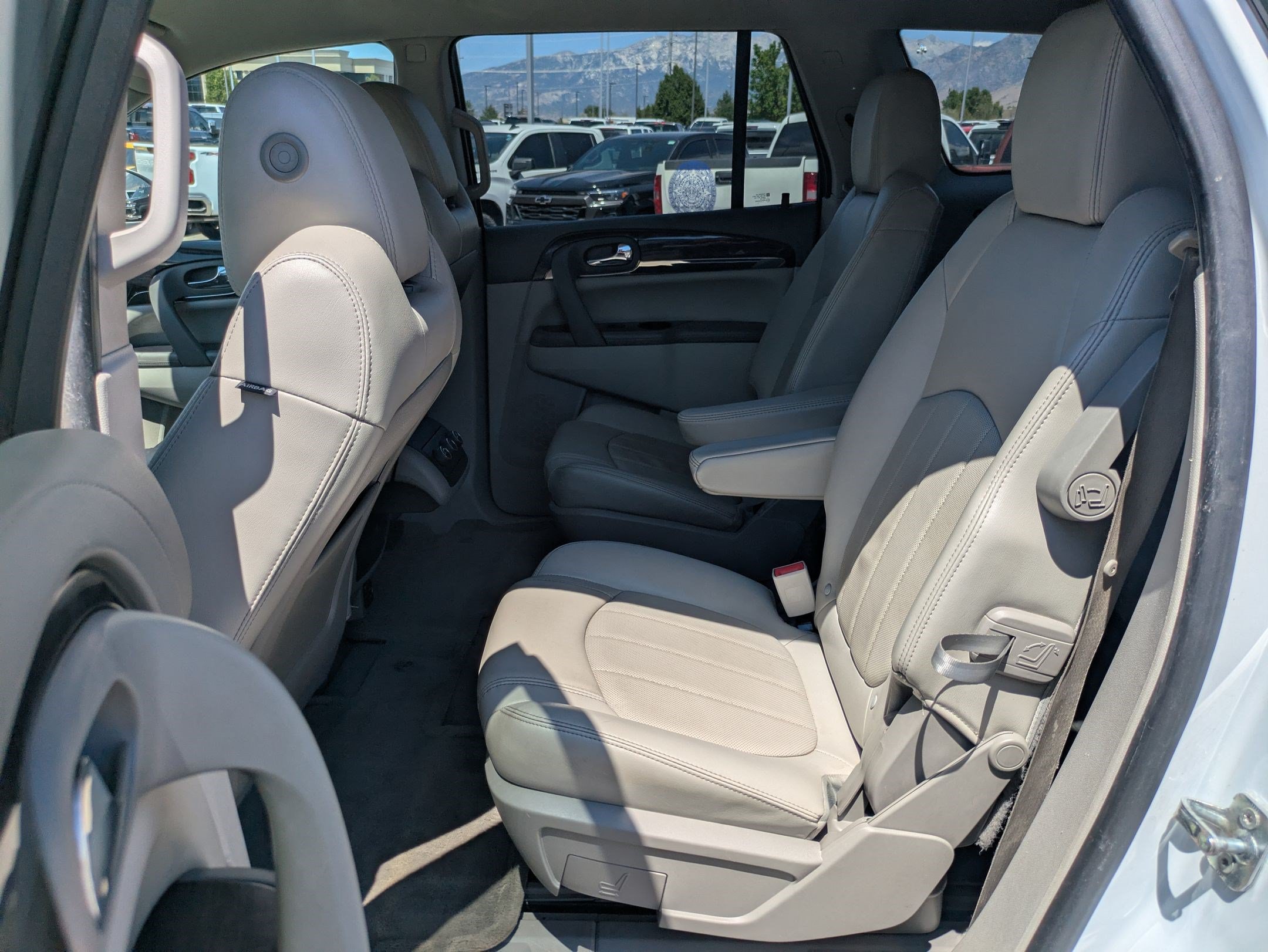 Used 2017 Buick Enclave Leather AWD/4WD image 25