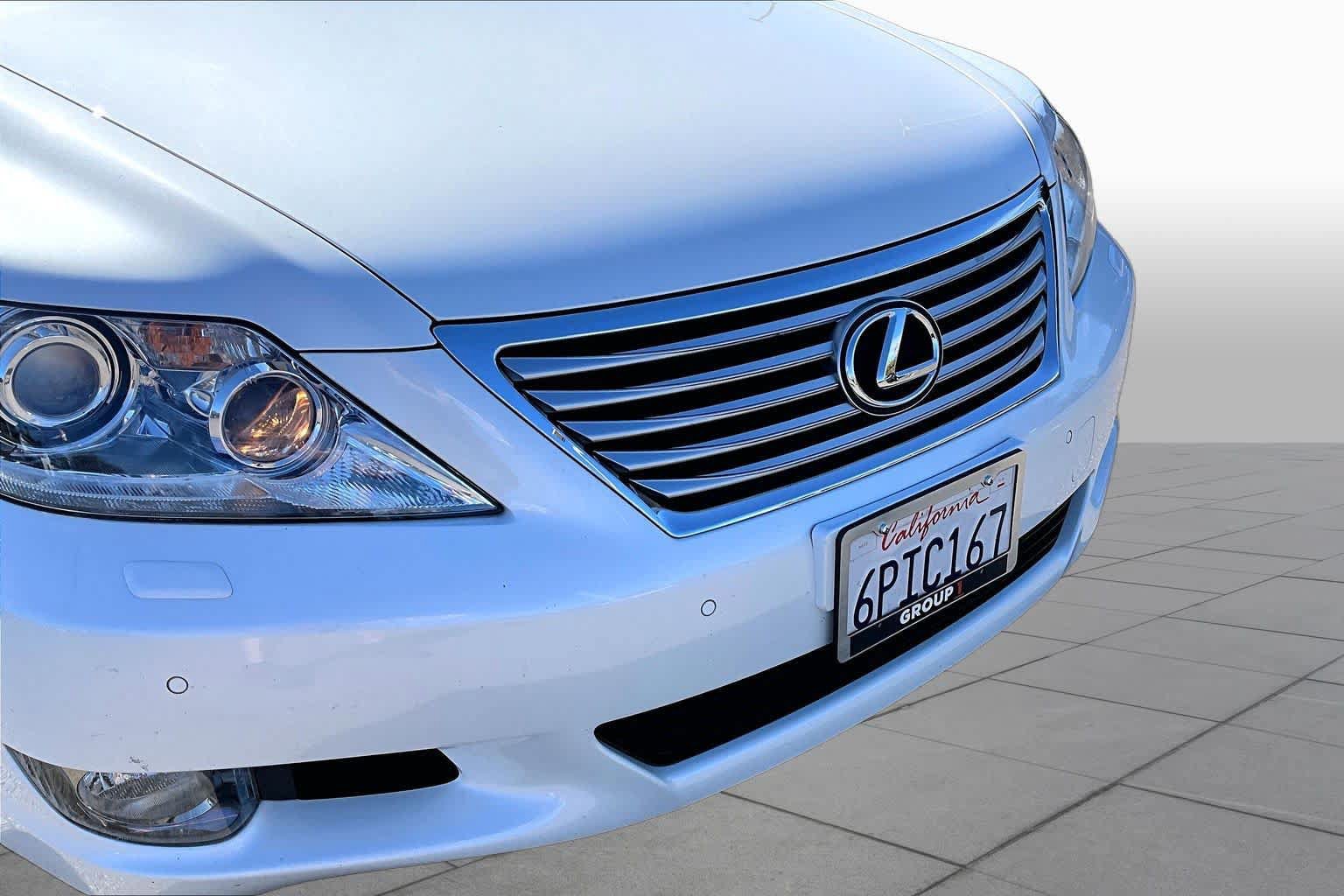 Used 2011 Lexus LS 460 w/ Comfort Pkg RWD image 29