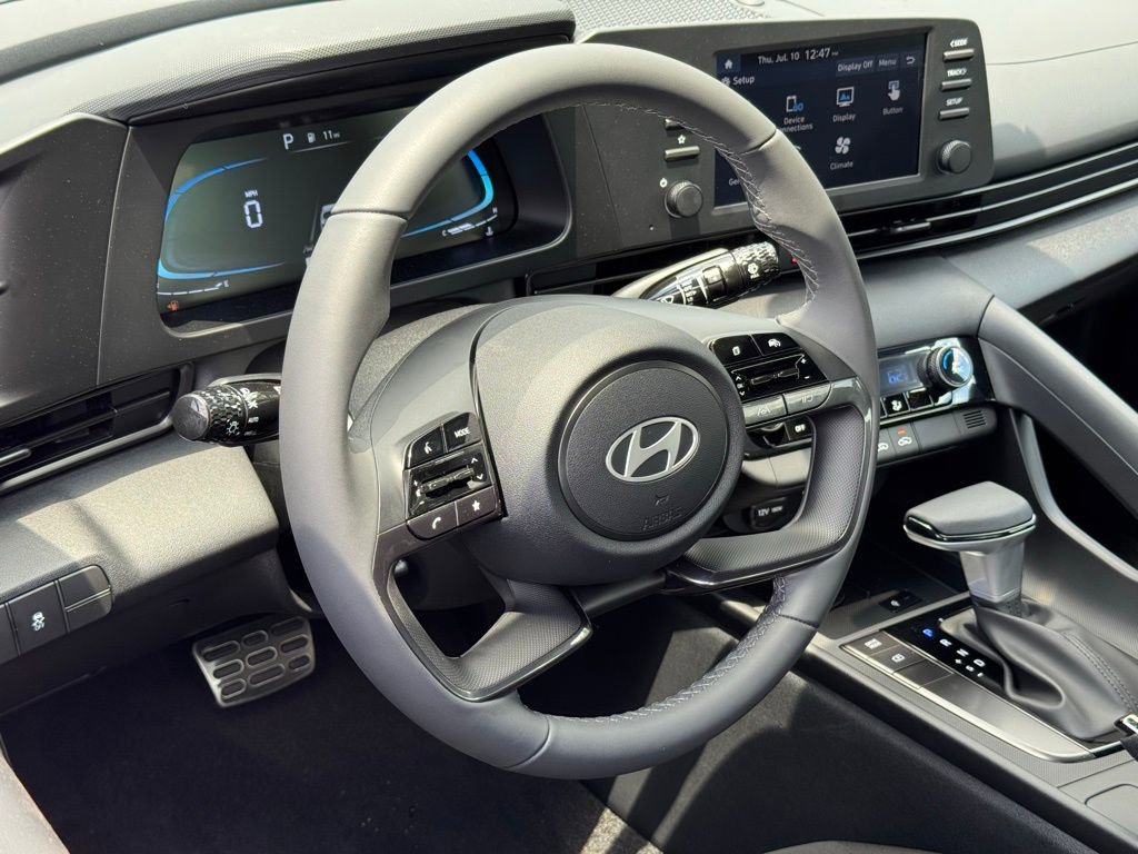 Certified 2025 Hyundai Elantra Sport image 15