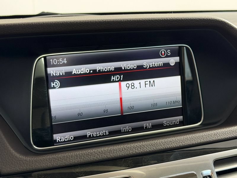 Used 2014 Mercedes-Benz E 250 BlueTEC 4MATIC Sedan image 92