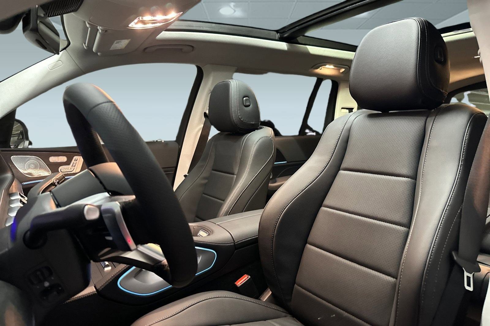 Used 2026 Mercedes-Benz GLS 450 4MATIC image 5