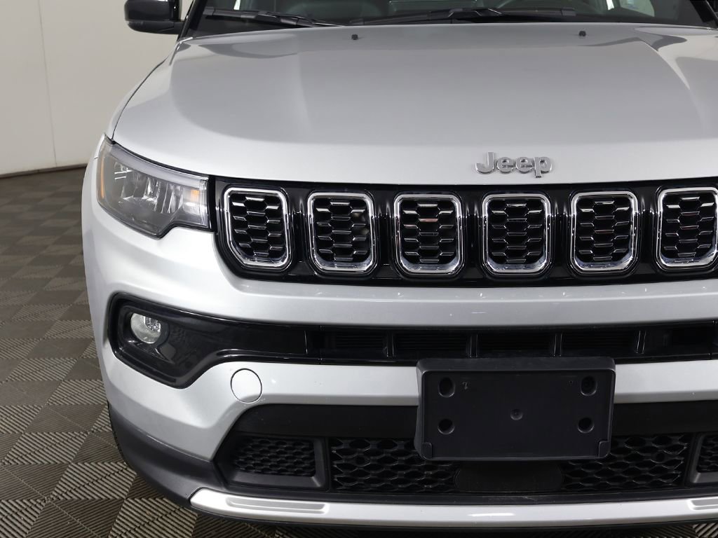 Used 2024 Jeep Compass Limited AWD/4WD image 13