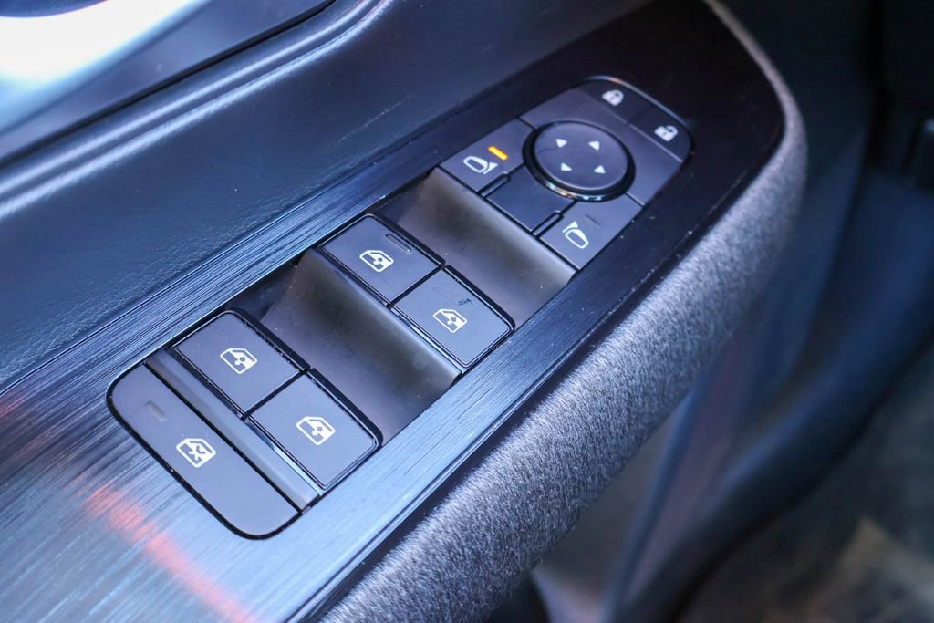 Certified 2025 Nissan Kicks SV image 14