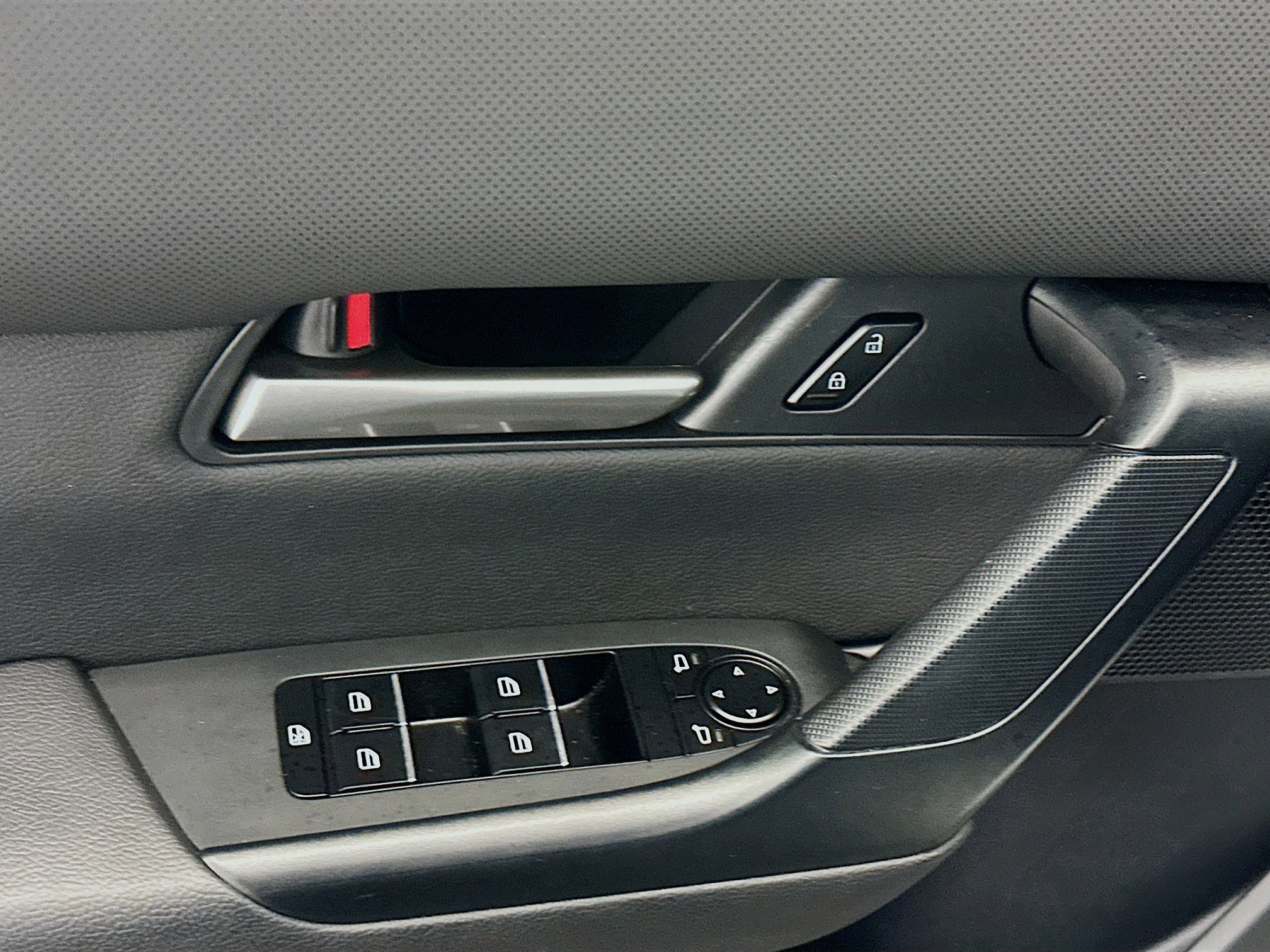 Used 2025 MAZDA CX-50 AWD 2.5 S w/ Preferred Package image 15