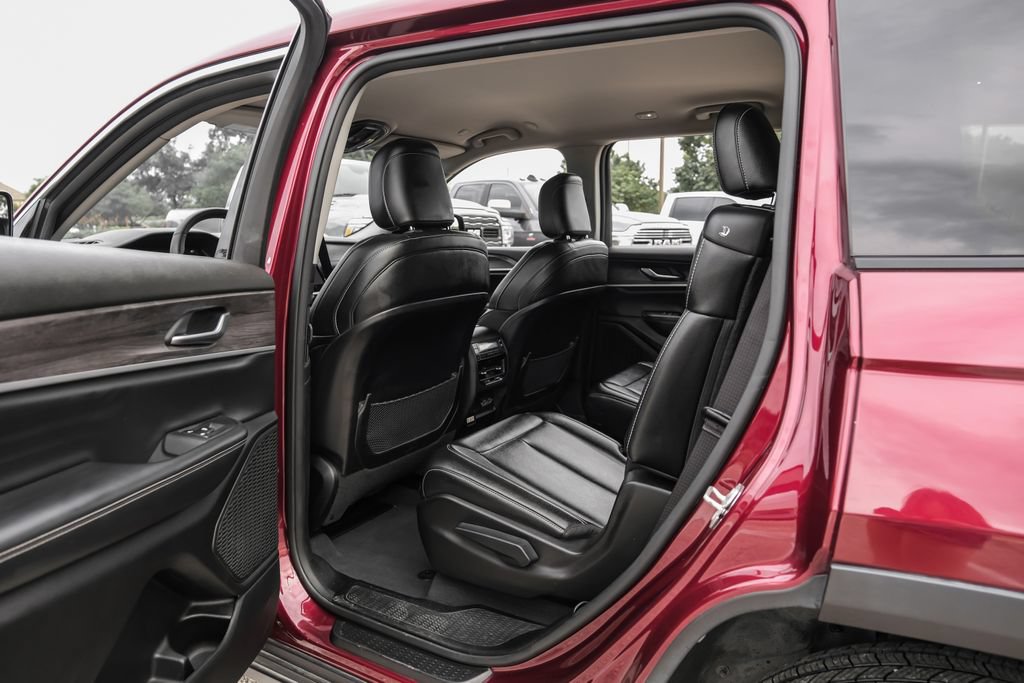 Used 2023 Jeep Grand Cherokee L Limited w/ Trailer Tow Group (B) AWD/4WD image 37