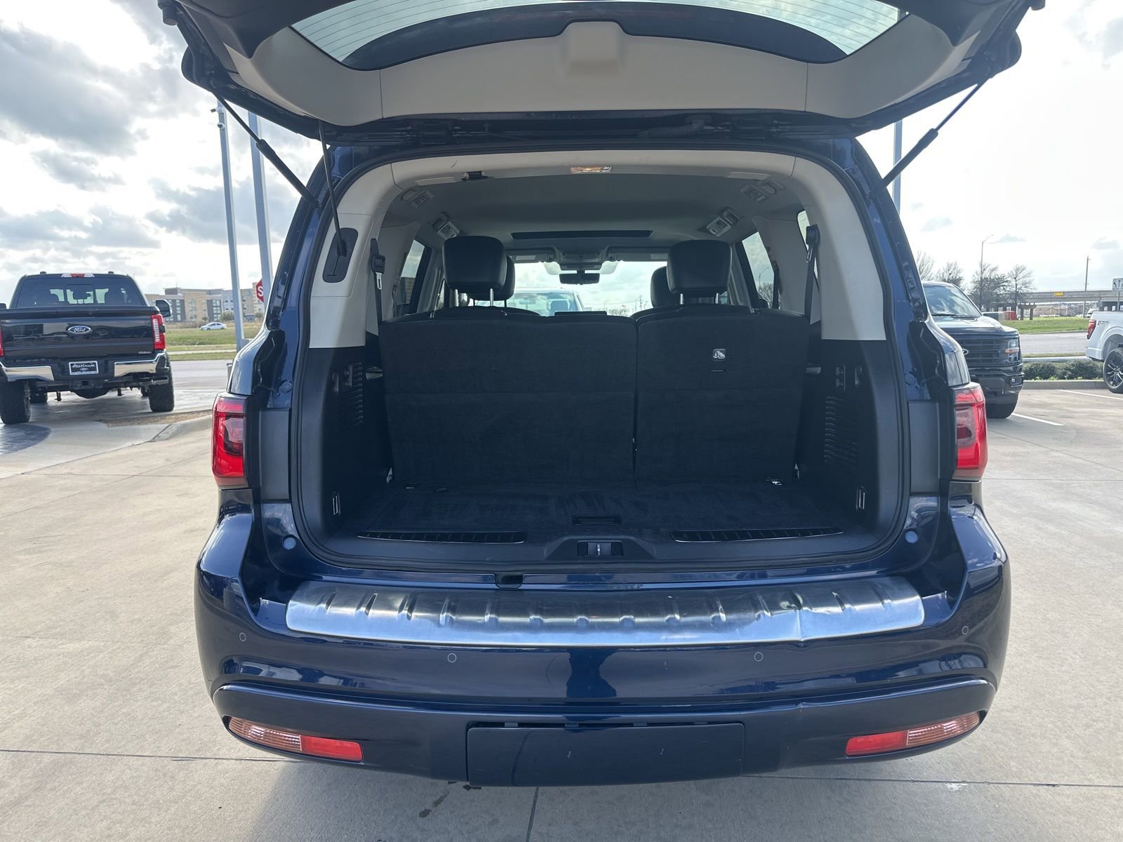Used 2024 INFINITI QX80 Luxe image 5