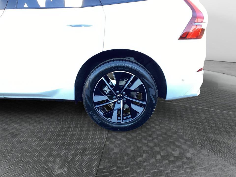 New 2027 Volvo XC60 B5 Plus AWD/4WD image 22