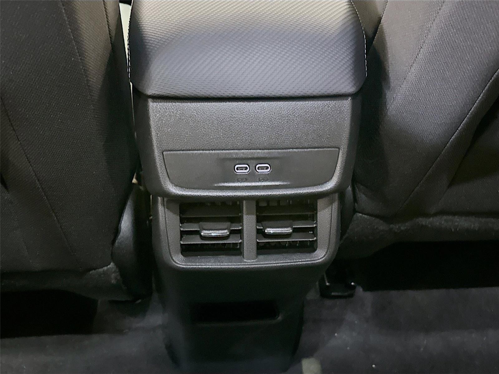 Used 2026 Chevrolet Equinox LT FWD image 28